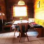 Chalet, Confort, Loisirs Et Piscine بيت للعطل *