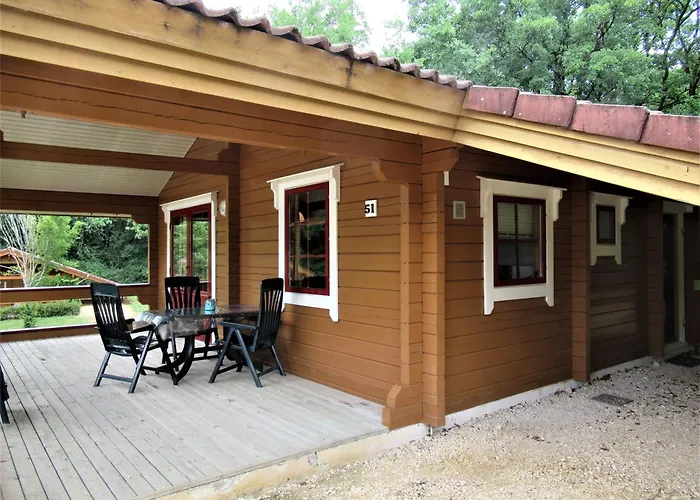 Chalet, Confort, Loisirs Et Piscine * Mauroux (Lot)