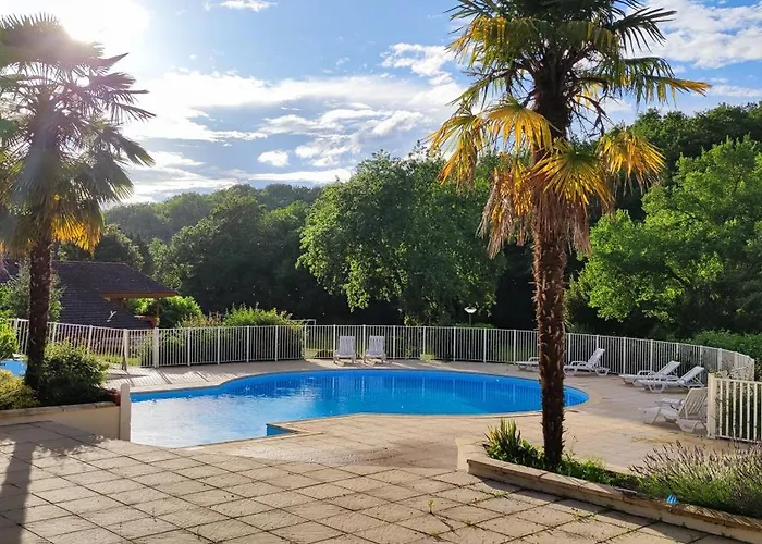 Chalet, Confort, Loisirs Et Piscine *